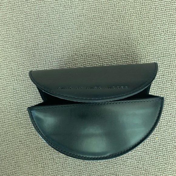 Marc by Marc Jacobs sunglass case black - Picture 4 of 4